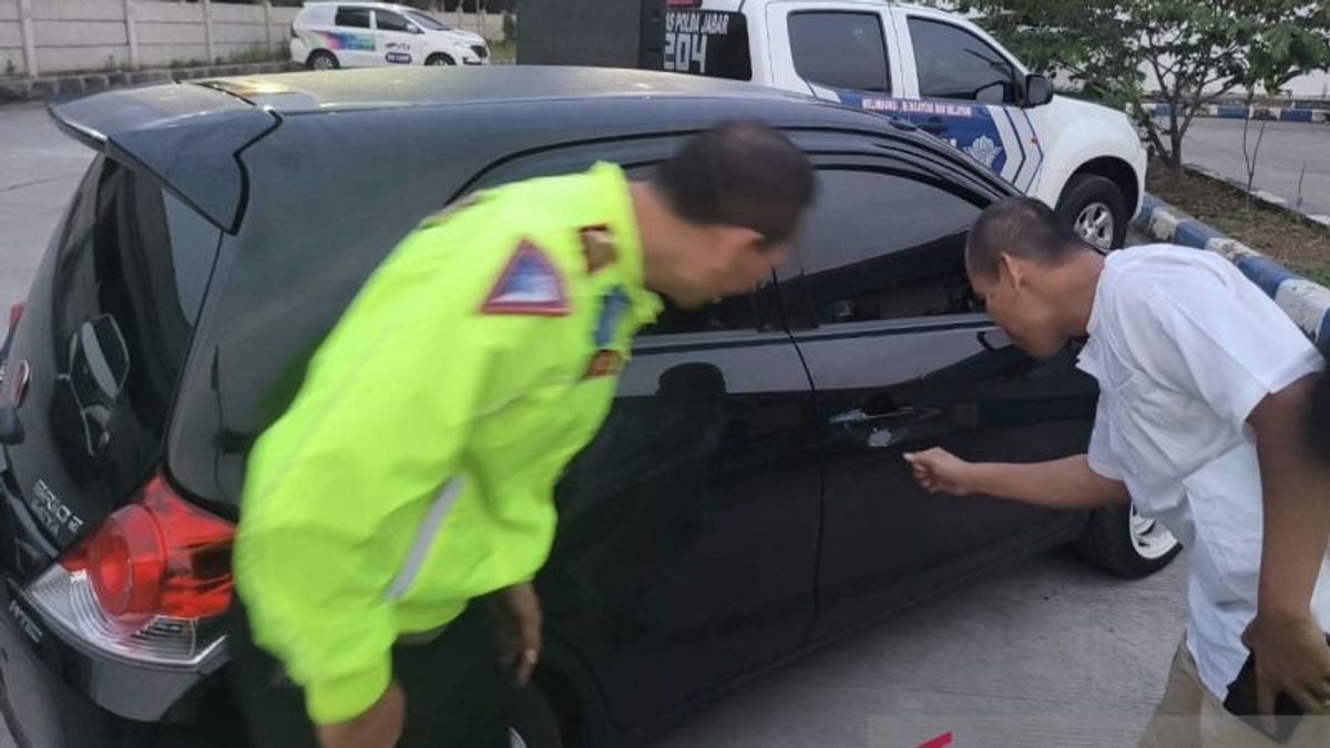 6 Jam Usai Beraksi, 4 Pelaku yang Bobol Mobil Pemudik di Rest Area Tol Japek Dibekuk Polisi  