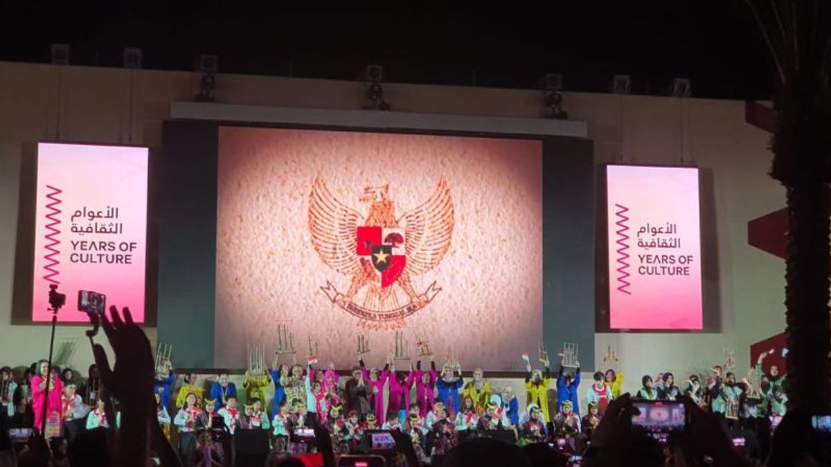 欢迎2022年卡塔尔世界杯，印度尼西亚侨民在多哈展示艺术表演
