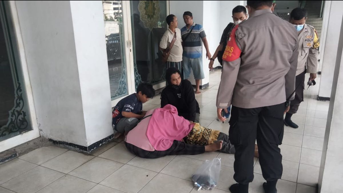 Usai Salat Jumat, Pria di Tangerang Meninggal di Pelataran Masjid, Diduga Sakit Jantung