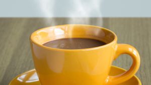 Minum Teh dan Kopi Terlalu Panas? Ini Batas Suhu Aman demi Cegah Kanker Kerongkongan