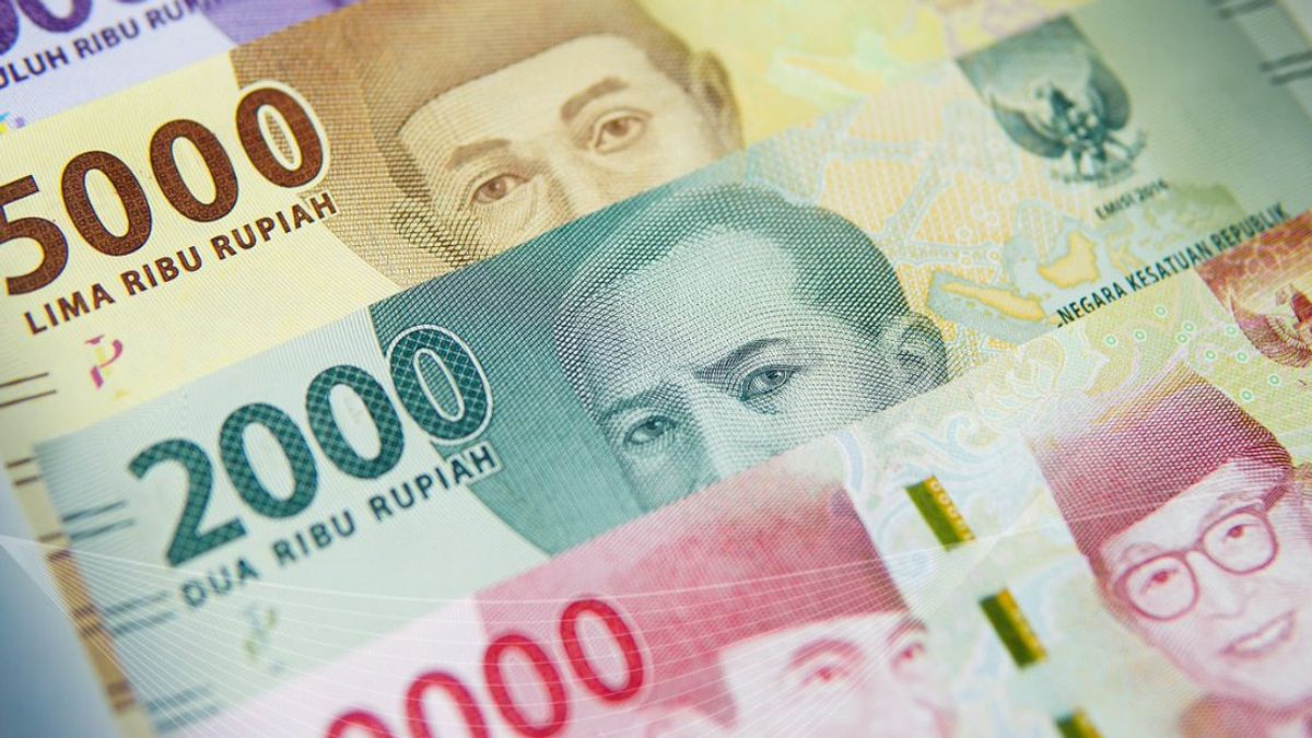 On Friday, Rupiah Was Opened To Weaken 0.24 Percent To Rp15,453 Per US Dollar