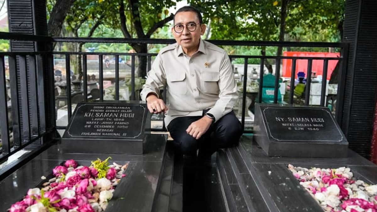 Ziarah ke Makam Samanhudi, Menbud Fadli Zon Sorot Akar Perlawanan dari Laweyan