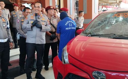 Sopir Kabur dengan Kondisi Polisi Nyangkut di Kap Mobilnya Jadi Tersangka