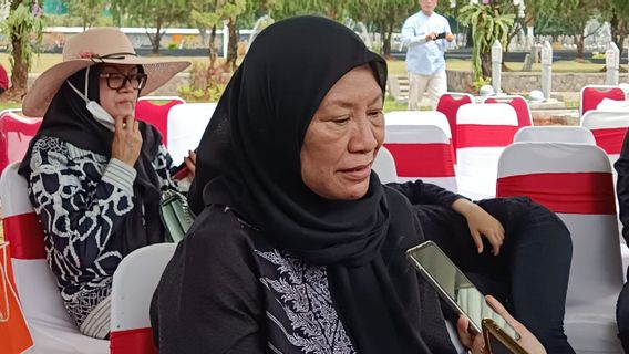 The Wife Of The Chairperson Of The Press Council, Azyumardi Azra: My Husband Is Simple