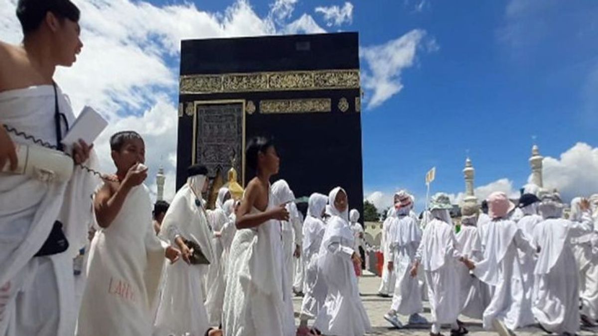 Thousands Of Tourists Visit Religious Tourism Objects In Boyolali