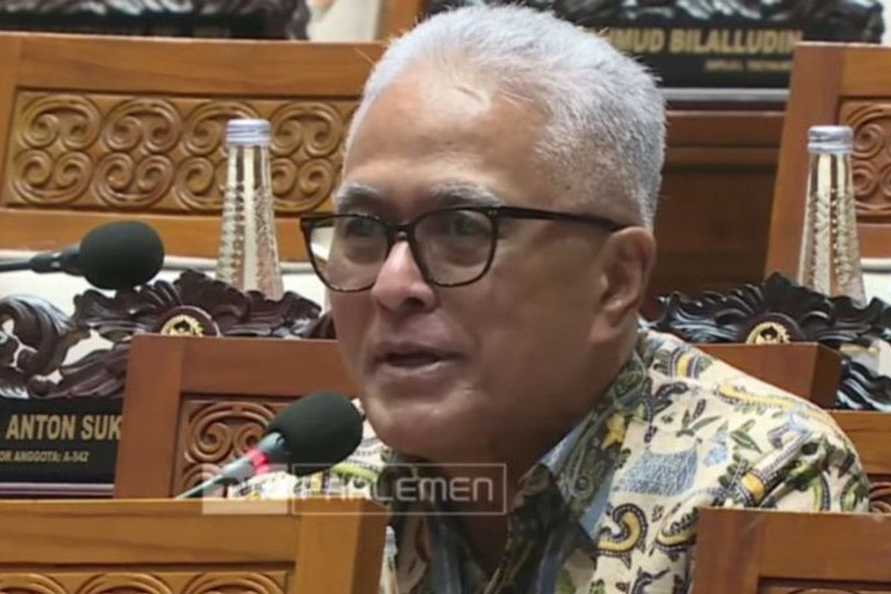 ハシム・アシヤリの解任後、下院委員会II議員はKPU委員候補者の募集を強化するよう促す