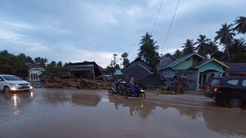 Tomorrow, The Ministry Of Social Affairs Team Will Distribute Aid And Give Condolences To Victims Who Died Due To Floods In Central Sulawesi