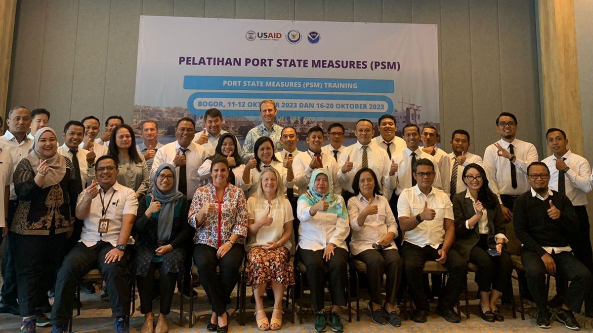 甘东 USAID 防止非法捕鱼,KKP 外国船舶检查技术培训学位