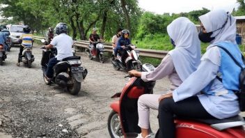 Les Routes Alternatives Des Résidents De Tangerang S’ils Veulent L’hôpital Sont Gravement Endommagées
