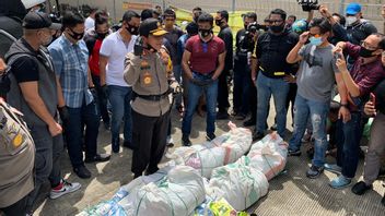 La Police Identifie 4 Suspects Dans Une Affaire De 200 Kg Sabu Dans Le Sud Du Kalimantan