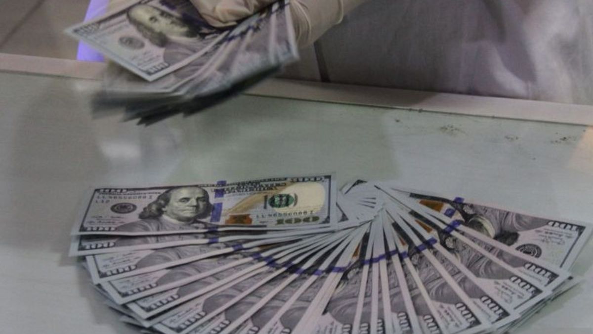 Three Months, 400 Million US Dollars Foreign Capital Leaves Indonesia