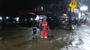    Jalur Bandung-Garut di Kadungora Terendam Banjir