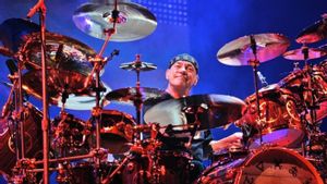 Geddy Lee dan Alex Lifeson Ungkap Sulitnya Menggantikan Posisi Neil Peart di Rush