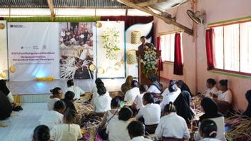 BNI Berdayakan 430 Perempuan NTT Lewat Program Anyaman Lontar