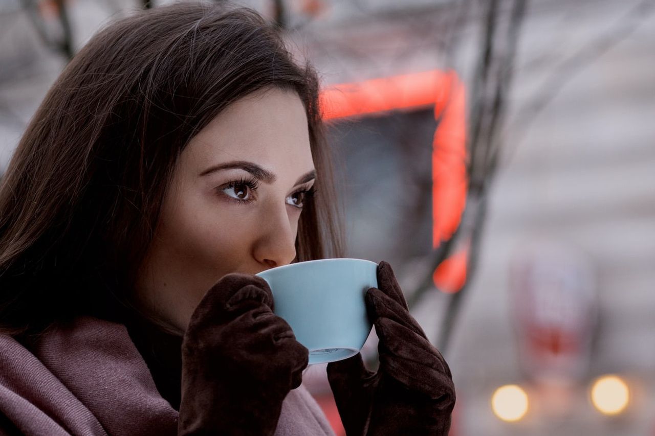 研究によると コーヒーを飲む女性は 下へ行くリスクを下げる可能性があります 研究によると コーヒーを飲む女性は 下へ行くリスクを下げる可能性があります