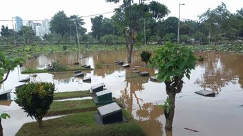 Floods At Karet Bivak Public Cemetery With 30 Centimeters Of Water