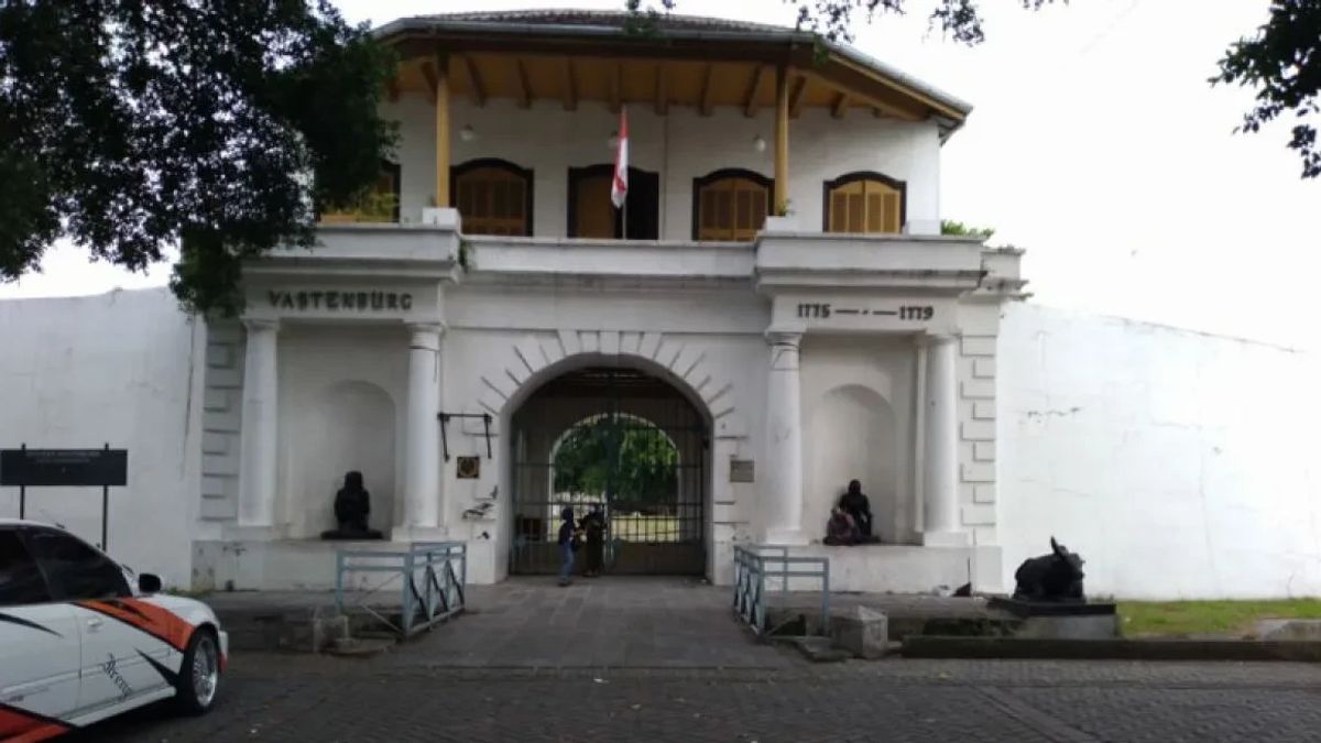 Responding To The Fort Vastenburg Assets Benny Tjokro Confiscated By The AGO, The Surakarta DPRD F-PDIP Encourages Its Management To Return To The City Government