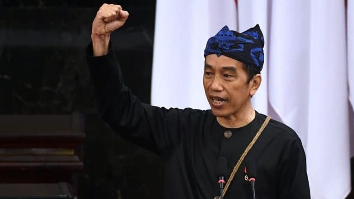 En Entrant Dans La SARA à La Tribu Baduy, Muannas Demande à La Police De Traiter Les Hommes Qui Ont Appelé Jokowi « approprié Pour Apporter Du Miel Et S’accroupir à La Croisée Des Chemins »