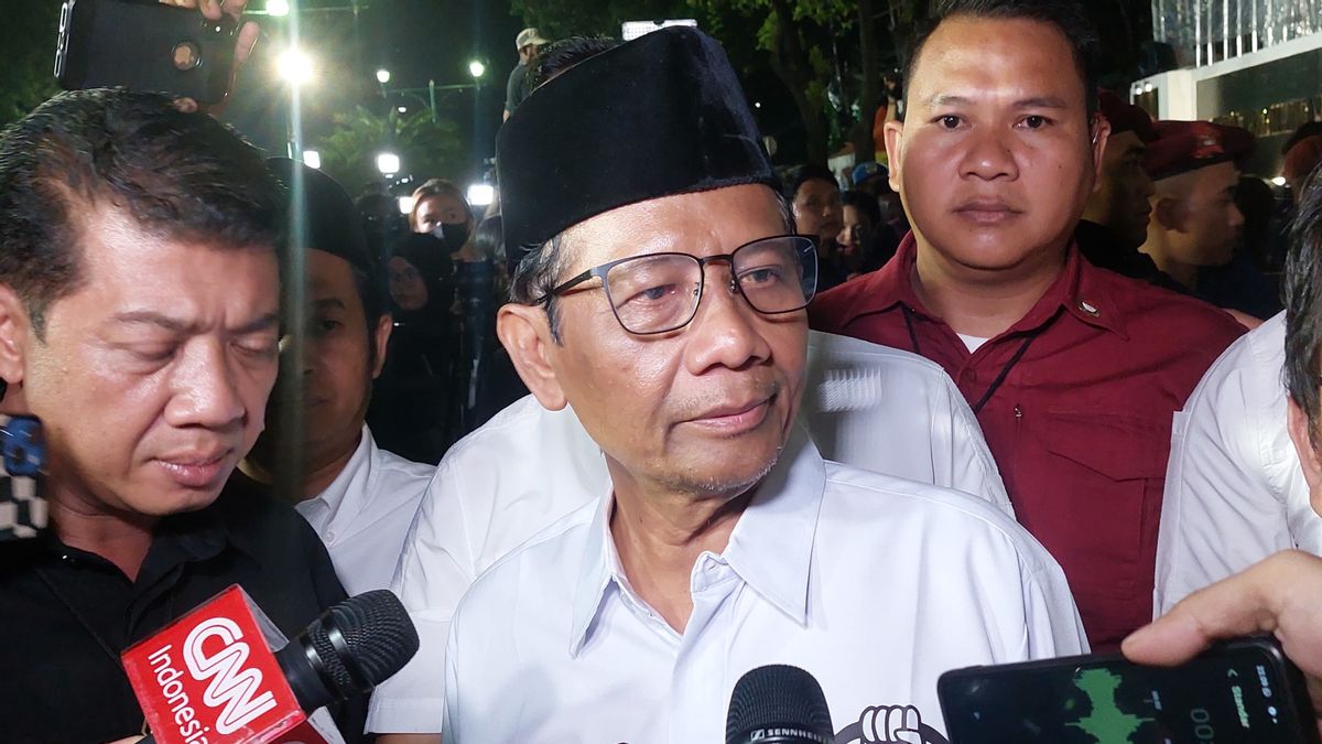 Menimpali Prabowo qui a été accusé de Ganjar pour traiter les affaires de droits de l’homme, Mahfud: Moi seul à travailler