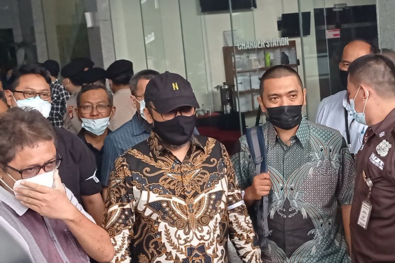警方决定57名前KPK员工背后所有争议