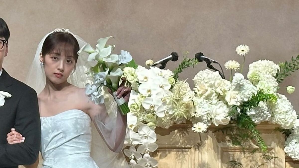تهانينا ، كيم بو را متزوج رسميا من المخرج جو با رون