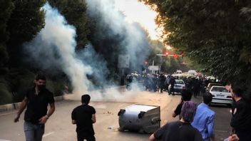 イランの権利団体、マフサ・アミニさんの死に対する抗議行動で185人が死亡、うち19人が死亡