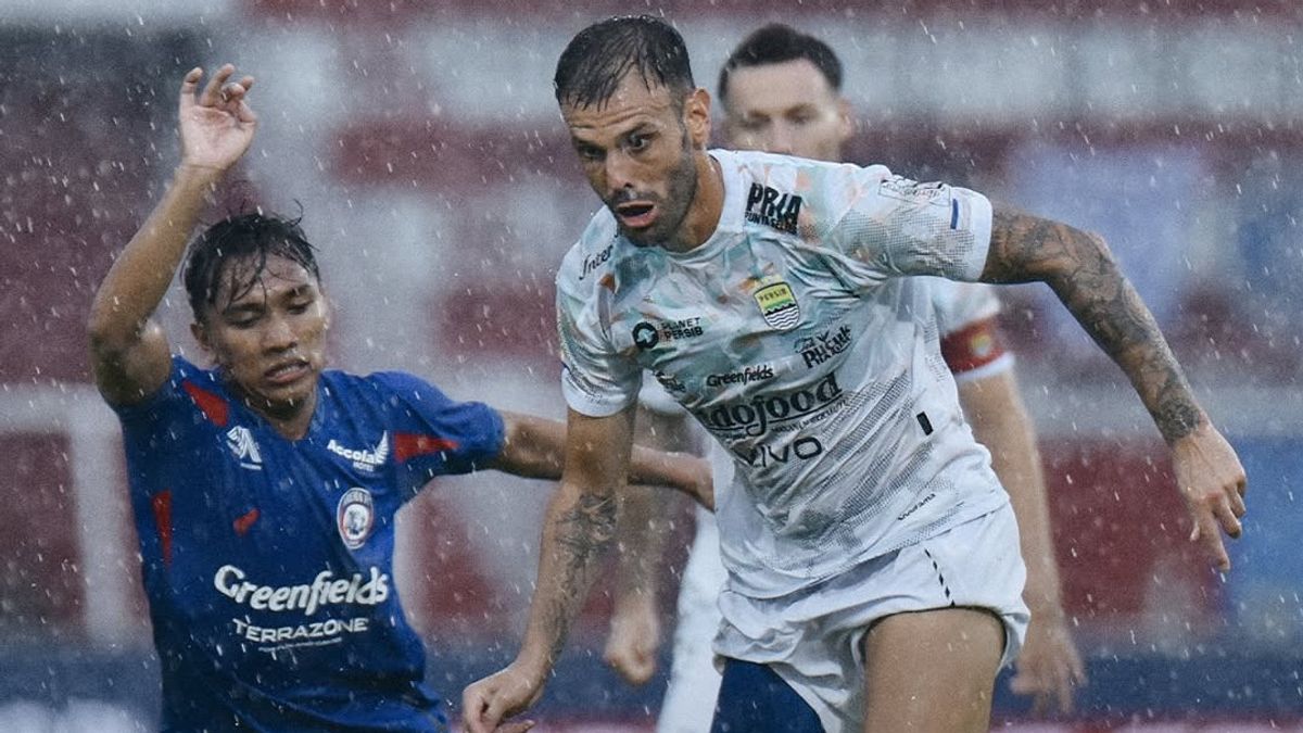 西甲1 2024/2025:Persib Menang Meyakinkan在Arema总部