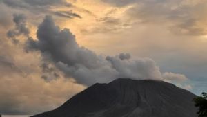 ثوران جبل ميرادا الفضائي ، يتم تخفيض المسافة الموصى بها إلى خمسة كيلومترات