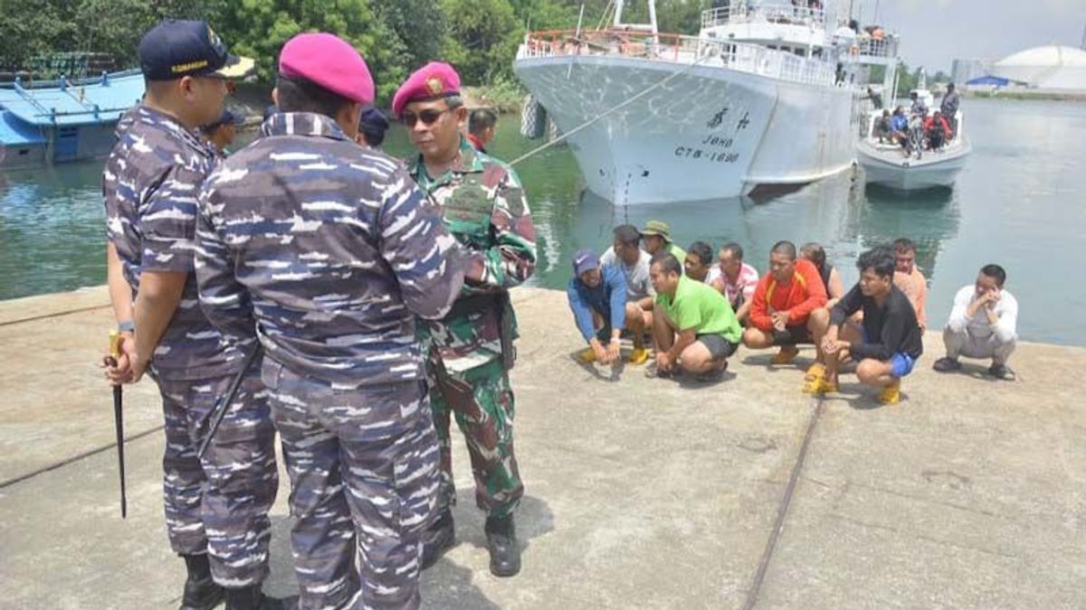 印尼海军在亚齐水域俘虏台湾渔船