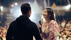 Raissa Anggiani Celebrates Fans' Number One Birthday On Stage