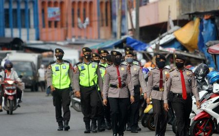 Jelang Lebaran 2023, Polisi Sisir Makanan Kedaluarsa di Toko Ritel Palangka Raya