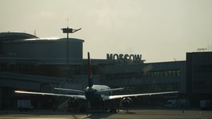 Serangan Drone Ukraina Bikin Kekacauan di Bandara Moskow