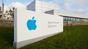 Apple's Quarter Revenue Drops 4 Percent, There Will Be A Big Announcement At WWDC 2024