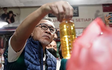 Kabar Gembira dari Mendag Zulhas saat Meninjau Pasar Rakyat di Semarang: Minyak Goreng Curah Sudah di Bawah Rp14.000 per Liter