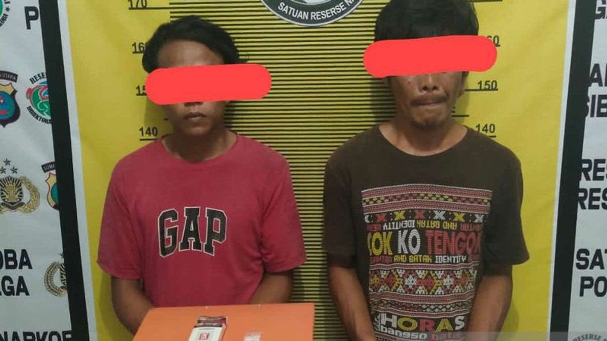 Police Arrest 2 Men Carrying Methamphetamine In Tapteng, North Sumatra