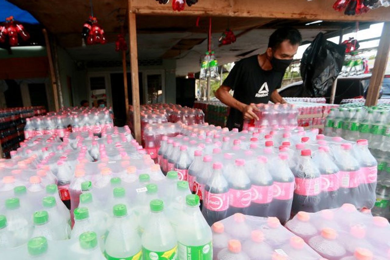 マランの学者は、政府がソーダとプラスチック物品を収集することに同意します, 理由は何ですか?