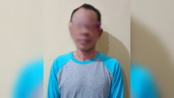 バンテンの48歳の男性が参照を求めますが、マチェーテを持っている間、元妻は警察の報告を逃れます