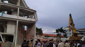 大楼倒塌，SMAN 96名学生搬到雅加达SMKN 73大楼学习