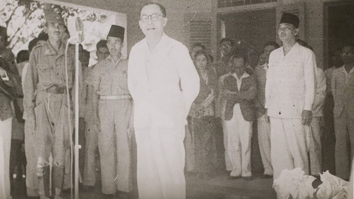 1945 年 8 月 17 日，印度尼西亚独立宣言中的故事：卡诺的疟疾复发，但由于医生的医学而康复，而不是也门蜂蜜