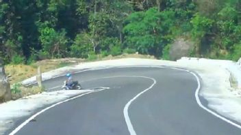 Le Gouverneur Du Sud-Sulawesi Inaugure La Route De Raccordement Barru-Soppeng