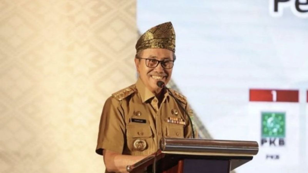 Caleg Golkar Dapil Riau, Syamsuar 退出州长职位
