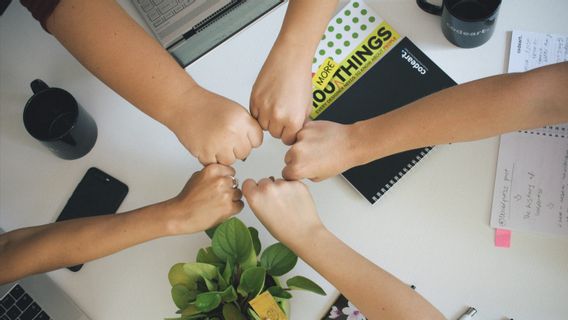 Why Do Humans Need To Compete And Collaborate? Here Are The Reasons And Examples Of The Case