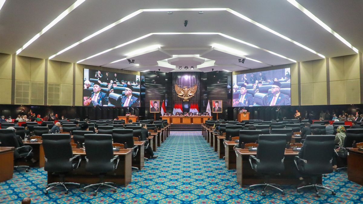 Rapat Paripurna, Ketua DPRD Tegur Anak Buah Pramono Sering Mangkir Rapat Tanpa Alasan Jelas
