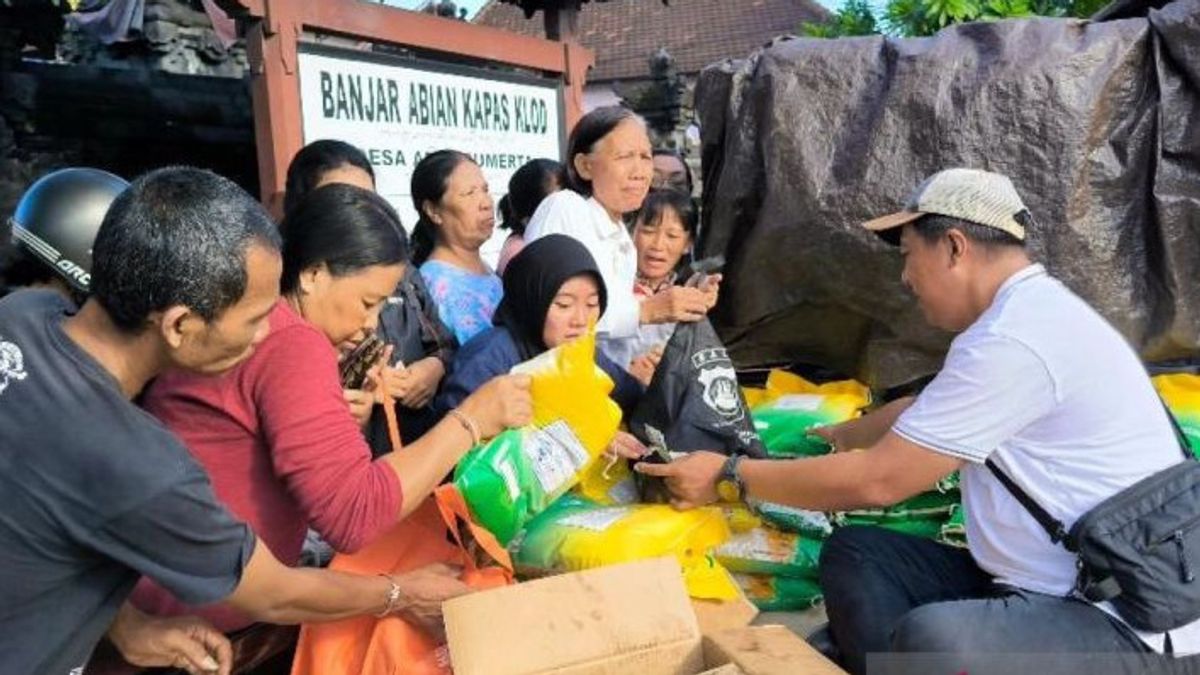 Pemkot Denpasar dan Bulog Salurkan Beras SPHP 1 Ton Jelang Hari Raya Nyepi