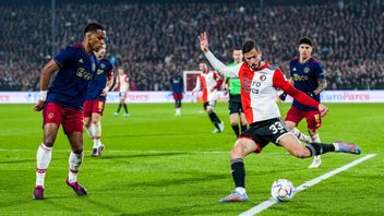 Duel Panas Ajax vs Feyenoord Sempat Terhenti 2 Kali, Kepala Davy Klaassen Bocor karena Jadi Korban Pelemparan