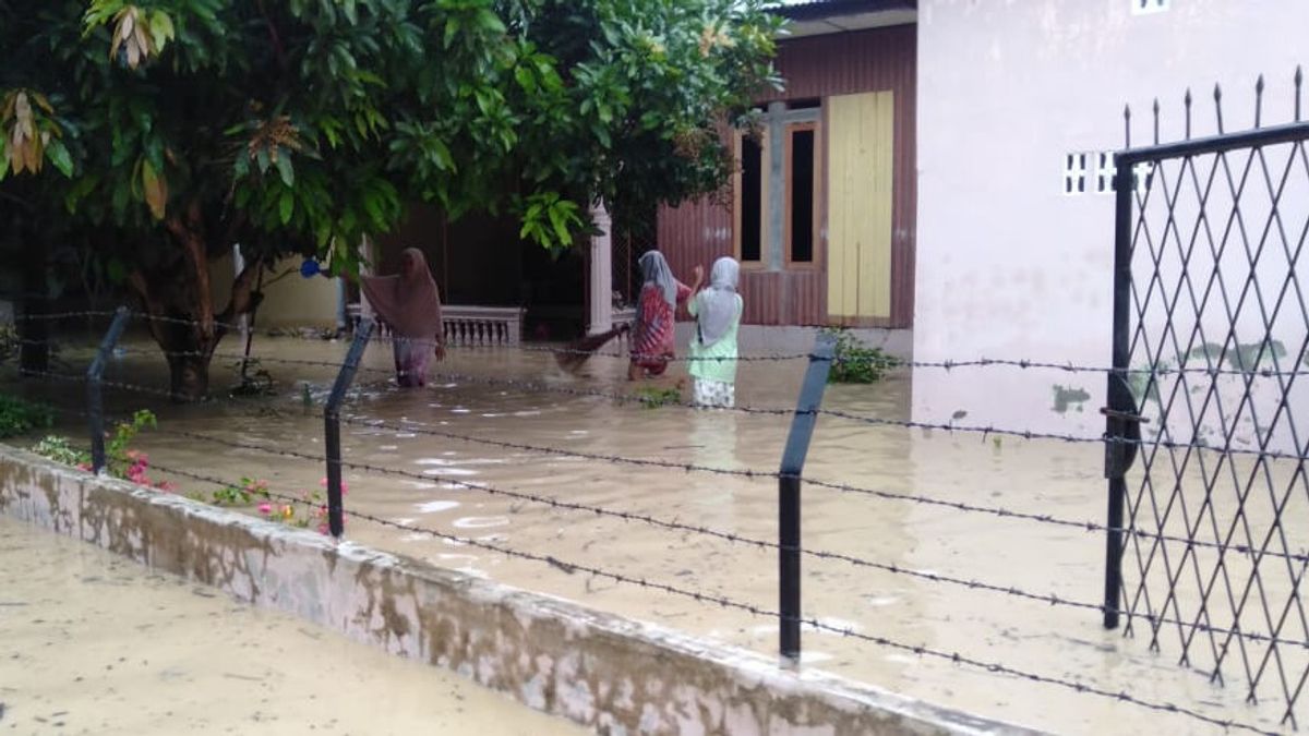 الأمطار الغزيرة تسبب الفيضانات في بيدي ريجنسي