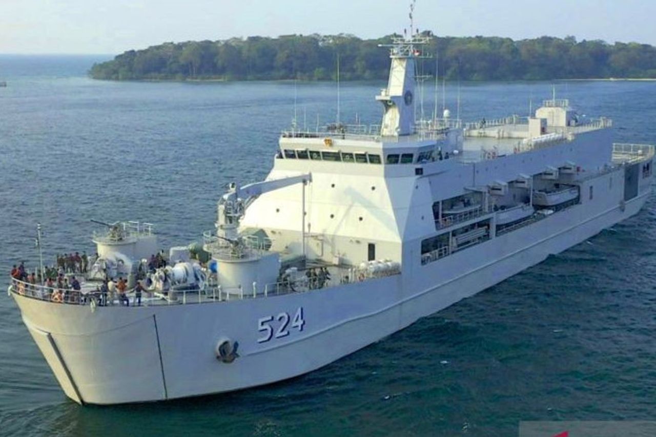 12隻のインドネシア海軍軍艦がG20サミットに向けて警告され、国家警察 