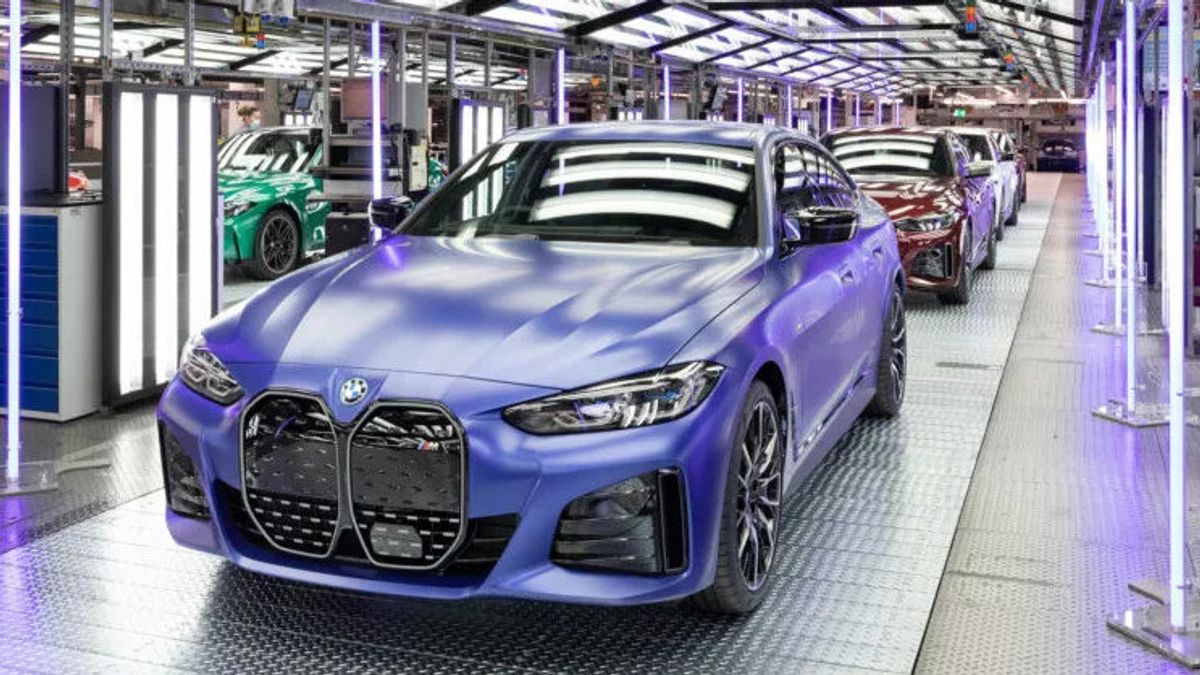 BMWは、電気自動車生産に注力するために、ドイツ工場でのICE生産を終了します