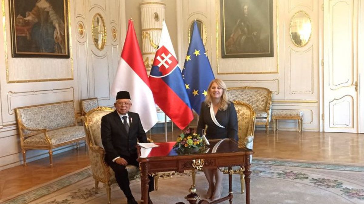 نائب الرئيس المتحدث عن التمييز بين زيت النخيل الإندونيسي خلال اجتماع لرئيس سلوفاكيا
