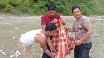 警方Gayo Lues Aceh涉嫌在Ulu Aih River的婴儿出生后被母亲送出,该案件正在调查中